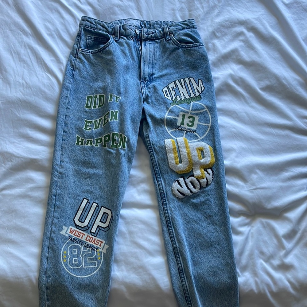 Super cool mom jeans from bershka, worn less than 10 times. Size 38 / 6